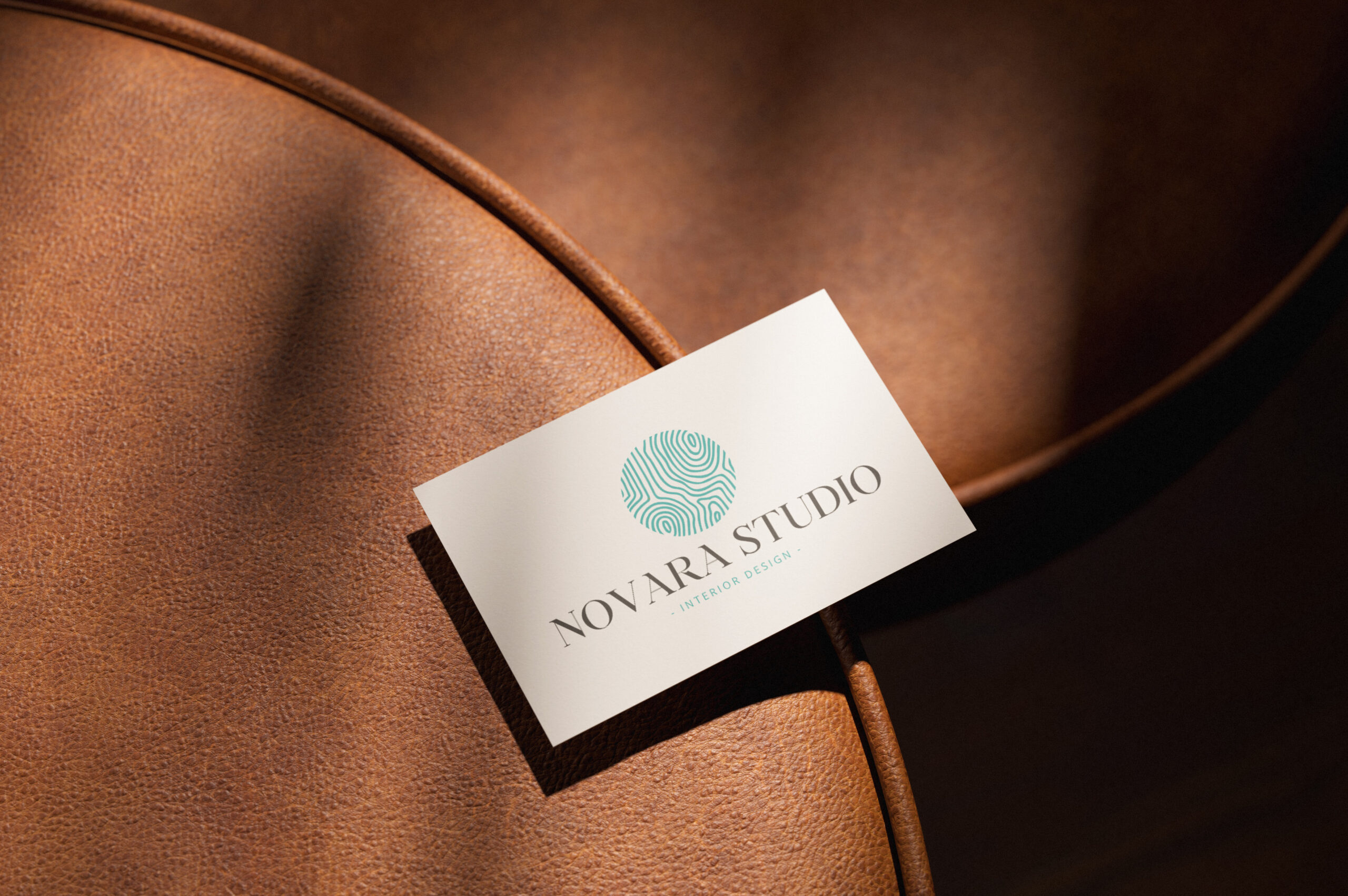 Free_Business_Card_Mockup_1